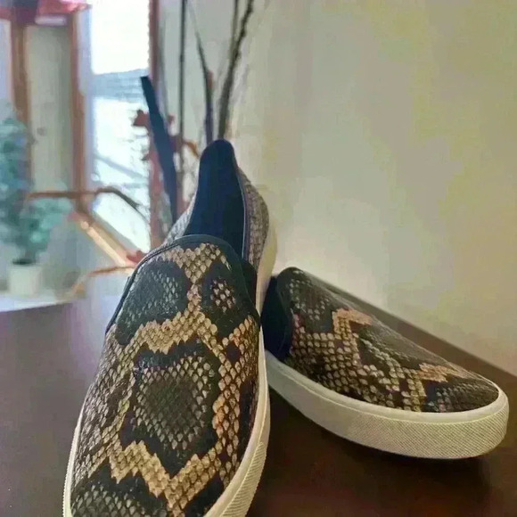 Vince Blair Slip-on Sneakers-size 7 - Picture 2 of 6